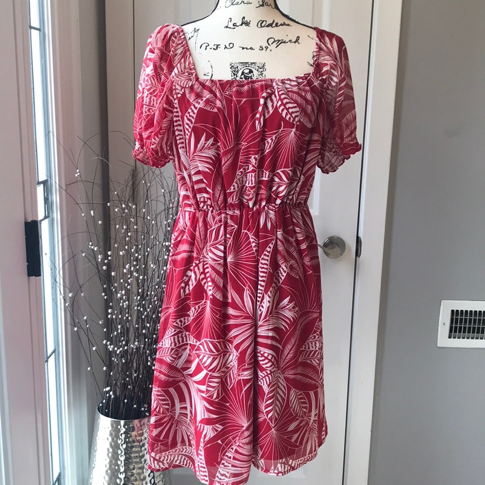 Banana Rebublic red island pattern dress